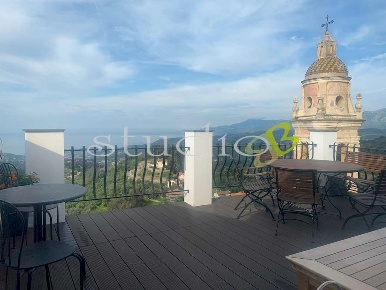 Foto Appartamento in Via Verdi snc, Seborga di 150 m² con 6 locali