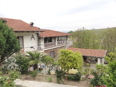 Foto Villa bifamiliare a Alice Bel Colle di 350 m² in vendita