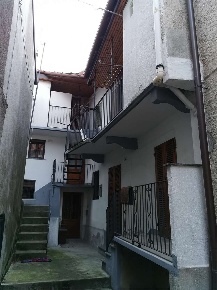 Foto Appartamento in Via Alpi  3, Quarna Sopra di 135 m² con 6 locali