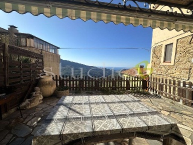 Foto Appartamento in Via Gian Tommaso Borgogno snc, Perinaldo di 106 m²