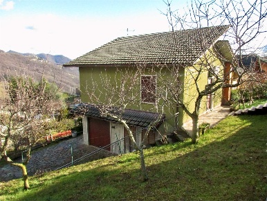 Foto Villa unifamiliare in Viale B. Cappelletti, Brumano di 150 m²