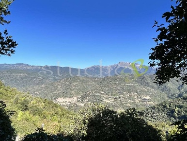 Foto Appartamento in Via Gioberti snc, Perinaldo di 70 m² con 5 locali