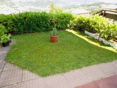 Foto Appartamento in via Mazzucotelli 20, Rota d'Imagna Calchera Frontale
