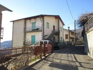 Foto Appartamento in Via Alle Fonti, Rota d'Imagna di 100 m² con 3 locali