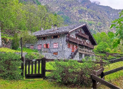 Foto Appartamento in Frazione Cugna, Issime di 110 m² con 6 locali