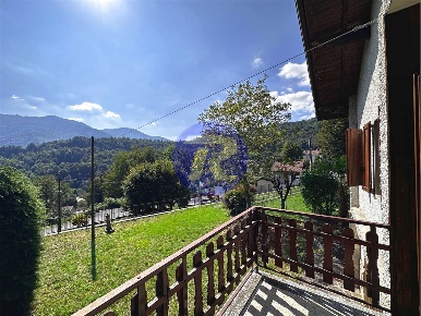 Foto Villa unifamiliare in Via Dei Tigli 121, Taleggio Sottochiesa di 90 m²