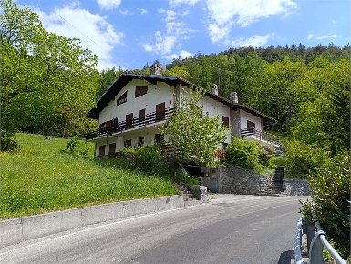 Foto Appartamento in emarese, Emarèse Centro di 70 m² con 2 locali