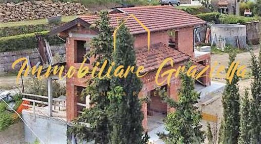 Foto Villa unifamiliare a Perinaldo di 155 m² con 5 locali in vendita