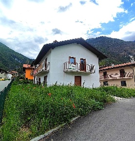Foto Villa a schiera in Frazione Fabbrica, Champdepraz di 100 m² in vendita