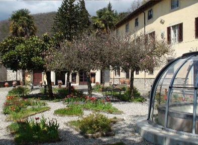 Foto Villa unifamiliare in fosciandora, Fosciandora Centro di 800 m²