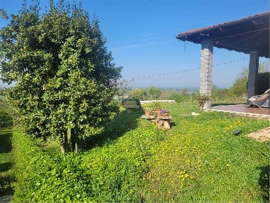 Foto Villa unifamiliare a Pietra Marazzi di 300 m² con 12 locali in vendita