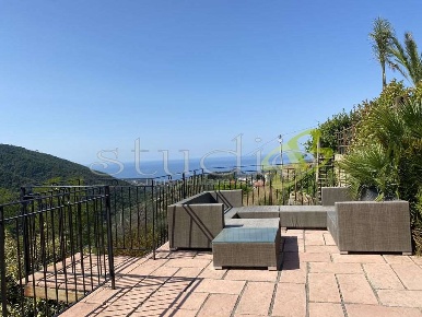 Foto Appartamento in Corso Bernardo Leone 20Bis, Seborga di 126 m²