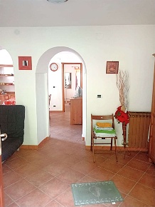 Foto Appartamento in via Roma snc, Lillianes di 69 m² con 4 locali