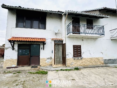 Foto Appartamento in Via Giulio Pasta 59, Ronsecco di 123 m² con 3 locali