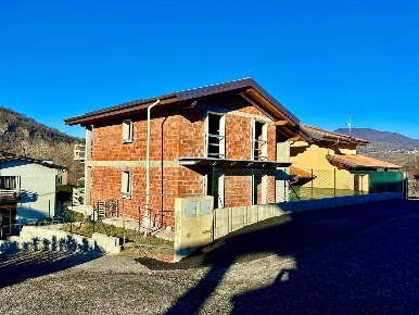 Foto Appartamento in via 25 aprile, Rancio Valcuvia Centro di 80 m²