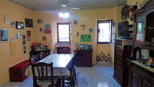 Foto Appartamento a Scheggino di 140 m² con 6 locali in vendita