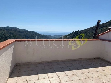 Foto Appartamento in Strada Provinciale snc, Seborga di 75 m² con 5 locali