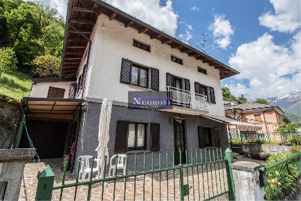 Foto Villa unifamiliare in Via cornela 3, Gandellino Centro di 180 m²