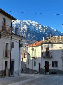 Foto Appartamento in largo san Bartlomeo, Sant'Eufemia a Maiella di 81 m²