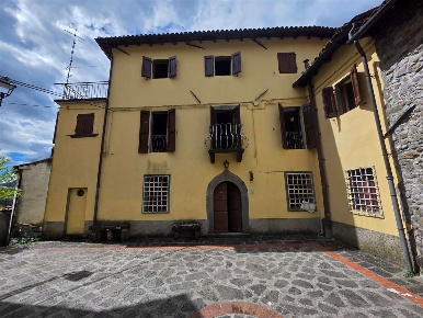 Foto Villa unifamiliare in Piazza S. Andrea, Fosciandora Ceserana di 220 m²