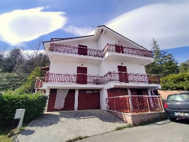 Foto Appartamento a Montefalcone Appennino di 88 m² con 4 locali in vendita