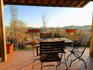 Foto Villa bifamiliare a Orciano Pisano di 190 m² con 8 locali in vendita