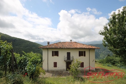 Foto Casa indipendente a Fosciandora Lupinaia di 150 m² con 6 locali