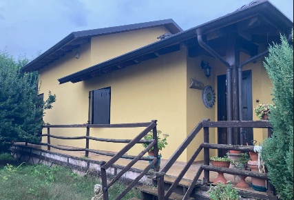 Foto Villa unifamiliare a Osasio di 155 m² con 5 locali in vendita