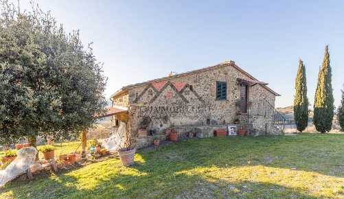 Foto Casa indipendente a Radicondoli Belforte di 151 m² con 4 locali