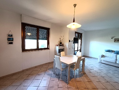 Foto Appartamento a Radicondoli Centro di 90 m² con 4 locali in vendita
