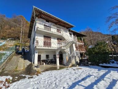 Foto Appartamento a Frassinetto di 71 m² con 3 locali in vendita