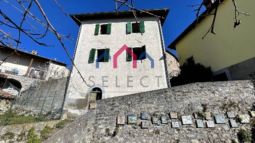 Foto Casa indipendente a Fosciandora di 90 m² con 4 locali in vendita