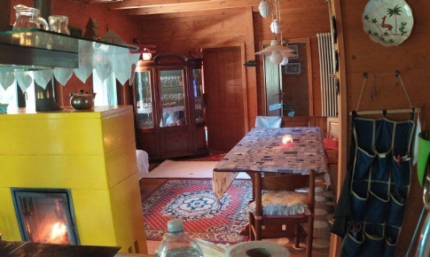 Foto Villa unifamiliare a Valmozzola di 80 m² con 6 locali in vendita