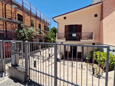 Foto Villa a schiera in Via Fontana, Castel di Ieri di 88 m² con 9 locali