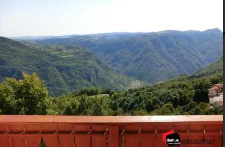 Foto Appartamento a Tonezza del Cimone di 90 m² con 6 locali in vendita