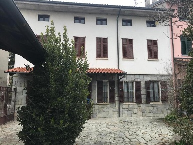 Foto Villa unifamiliare a Isola Sant'Antonio di 230 m² con 10 locali