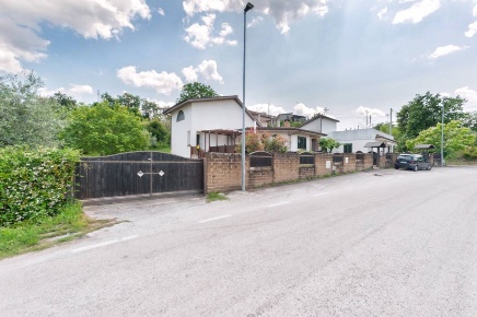 Foto Villa unifamiliare in C.da Cugnoli, Turrivalignani Cugnoli di 269 m²