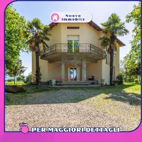 Foto Appartamento a Civitella in Val di Chiana di 209 m² con 7 locali