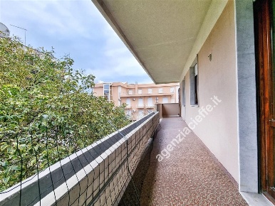 Foto Appartamento a Massa Marina di Massa Centro di 90 m² con 4 locali