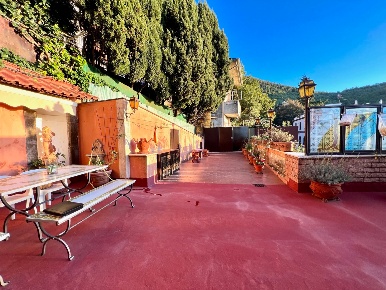 Foto Appartamento in Madonna del Tufo, Rocca di Papa Centro di 180 m²