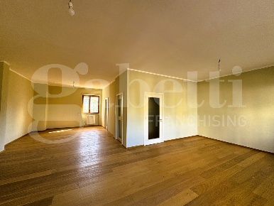 Foto Appartamento in Piazza Montale 3, Lecce Salesiani - Caliò di 168 m²