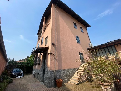 Foto Appartamento in Via MONTE CENGIO 7, Torino di 80 m² con 3 locali