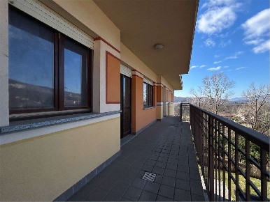 Foto Appartamento in VIA CAVOUR, Caravate di 118 m² con 4 locali in vendita