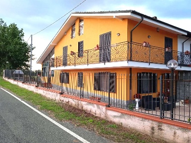 Foto Villa unifamiliare in via Padana Ovest 72/b, Quattordio Centro