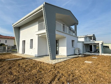 Foto Villa unifamiliare in Via Foscolo 171, Cislago Massina di 156 m²