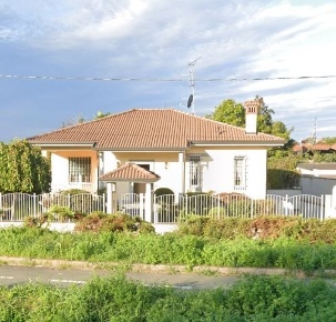 Foto Villa unifamiliare in via Casentino, Monza Boscherona di 338 m²