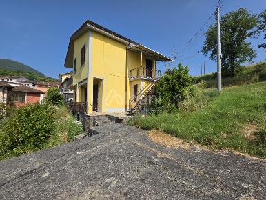 Foto Villa bifamiliare in Strada Statale 1 65, Riccò del Golfo di Spezia