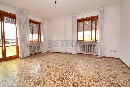 Foto Appartamento a Valdagno Centro di 123 m² con 7 locali in vendita