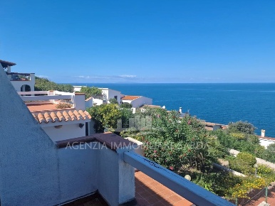 Foto Villa unifamiliare a Castelsardo di 150 m² con 5 locali in vendita