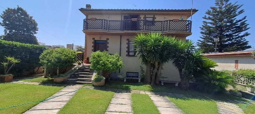 Foto Villa unifamiliare in Via Odino 22, Anzio Marechiaro di 440 m²